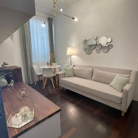 Ferienwohnung Bilocale Di Prestigio: Milano Centro Exterior foto