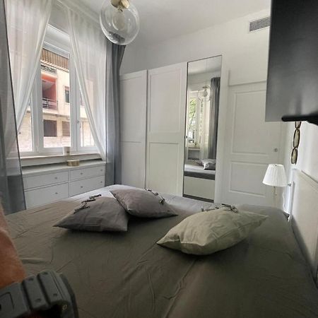 Ferienwohnung Bilocale Di Prestigio: Milano Centro Exterior foto