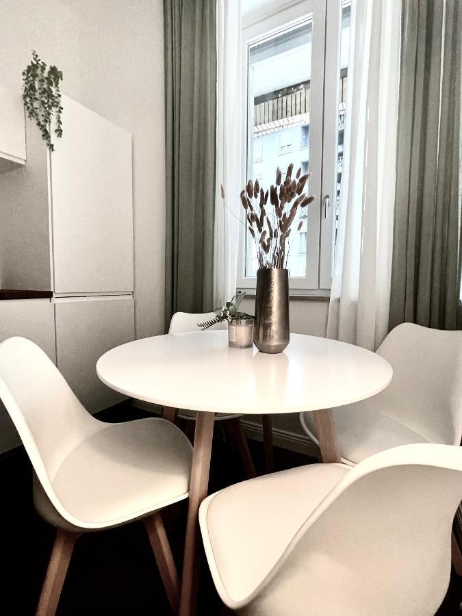 Ferienwohnung Bilocale Di Prestigio: Milano Centro Exterior foto
